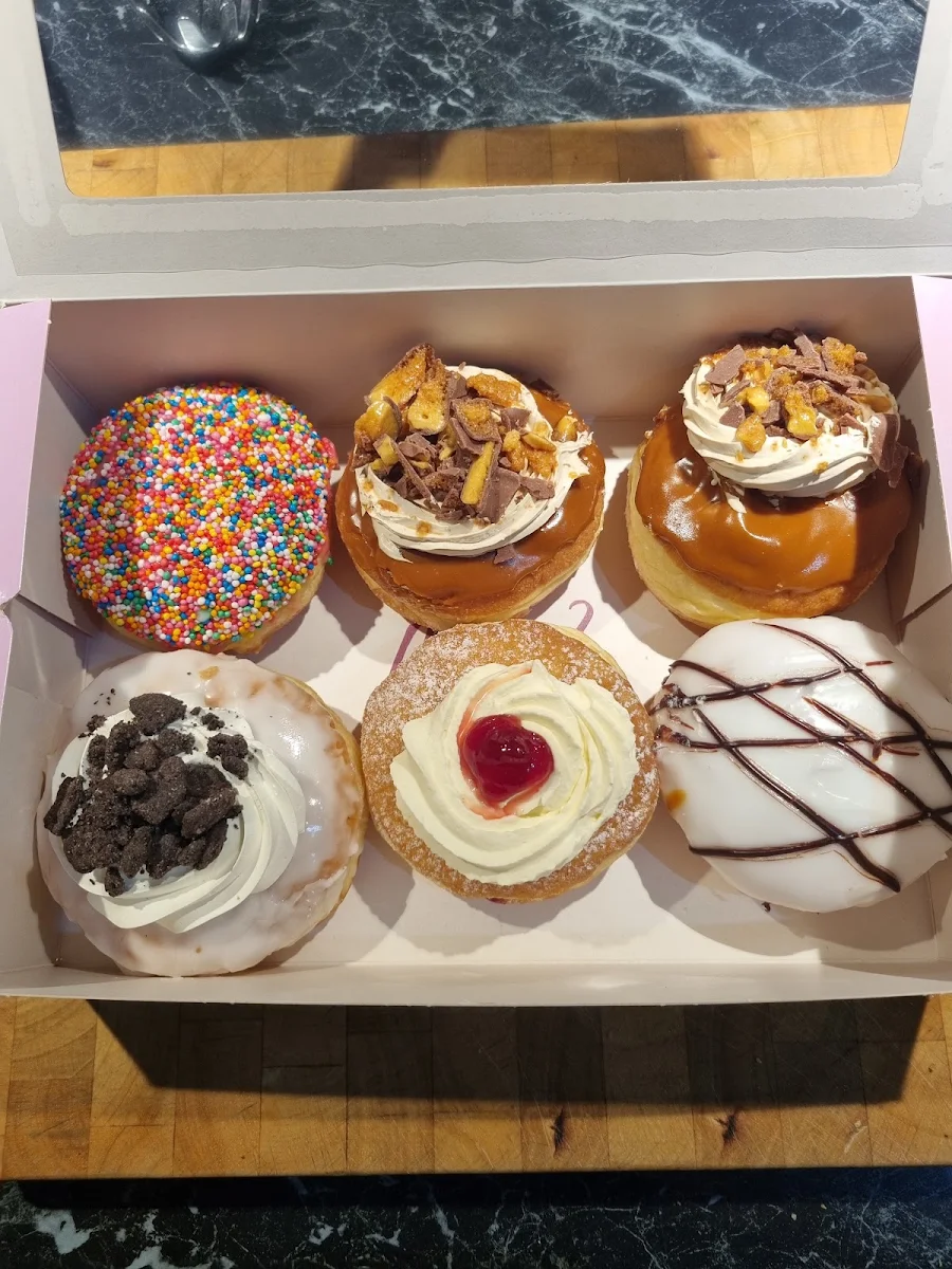 Donuts, Banjo’s Bakery Café – Helensvale (Drive Thru)
