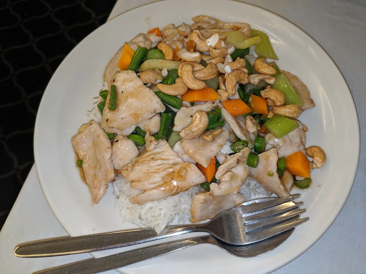 Chicken with Cashew Nuts