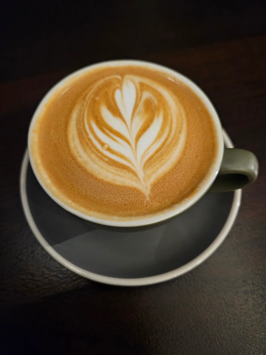 Flat White, Pigeon Hole