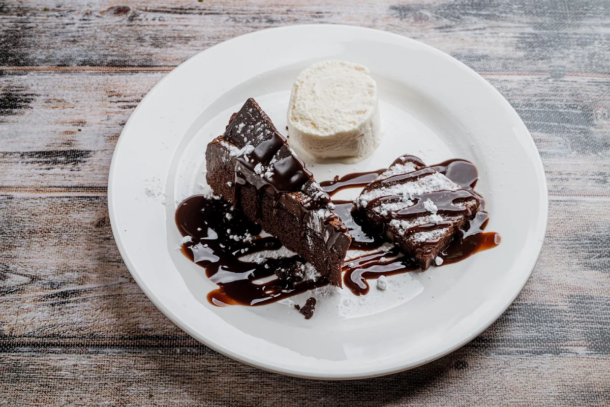 Highlights, Domenico's Pizza Pasta Ribs
