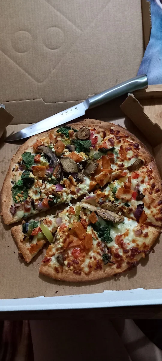 Highlights, Domino's Pizza Karama