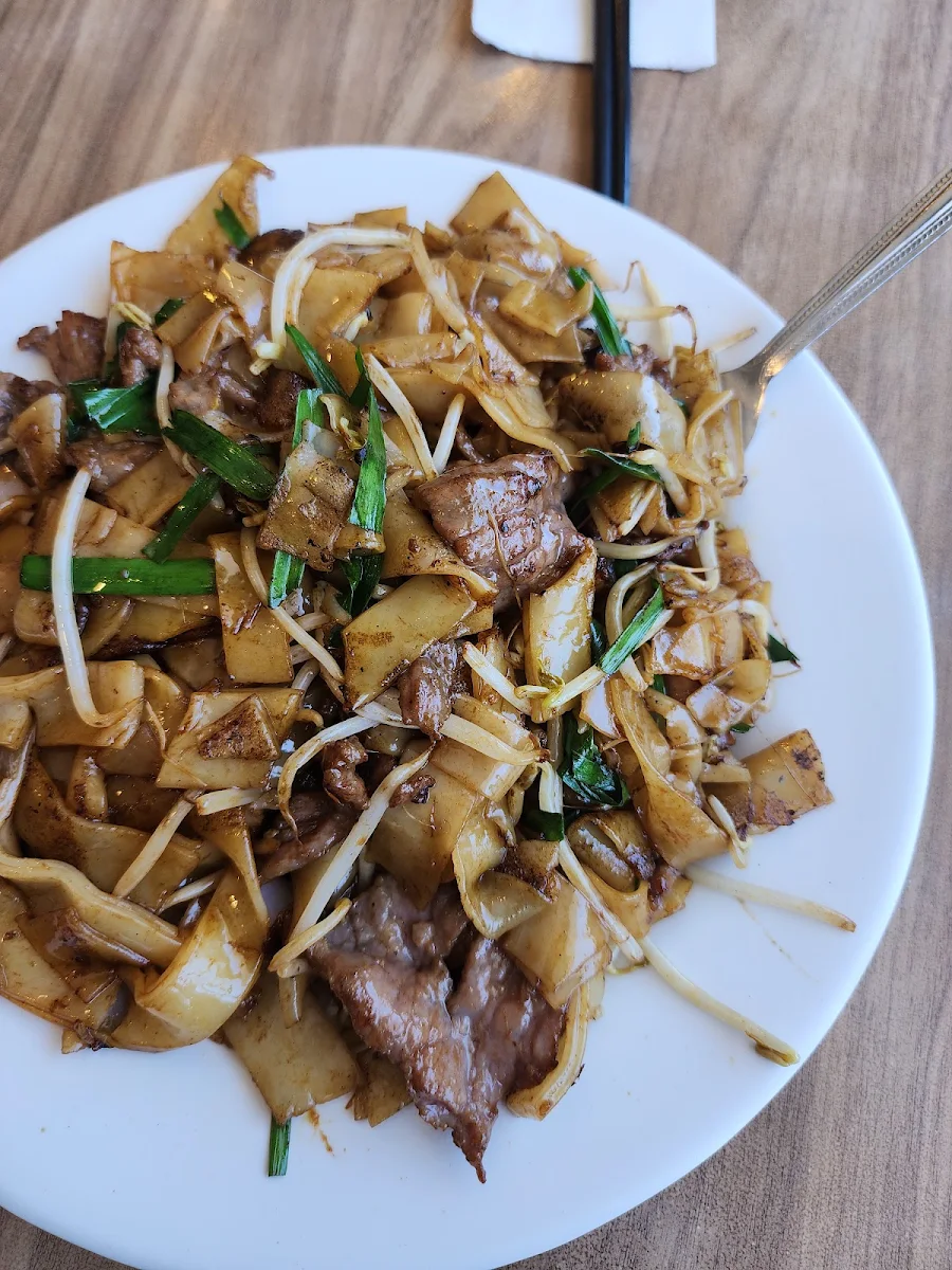 Beef Chow Ho with Soy Sauce
