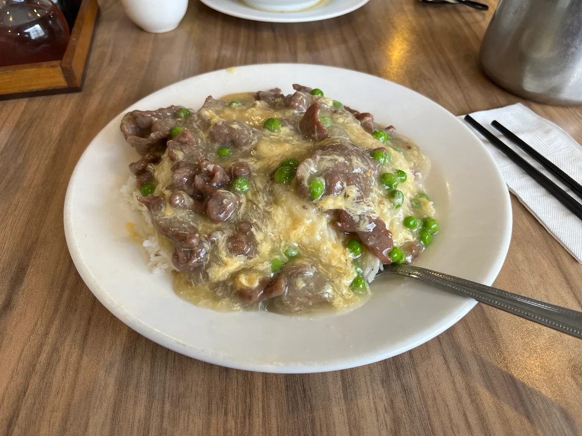 Rice Noodles with Beef in Egg Sauce