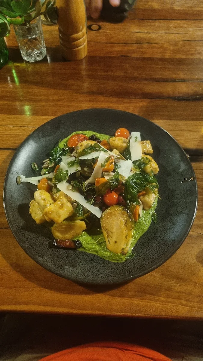 Gnocchi, Victory Hotel