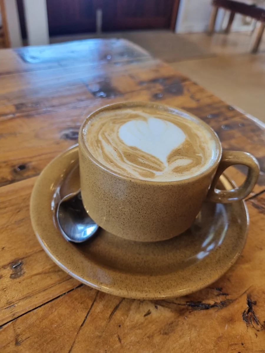 Latte, Victory Hotel