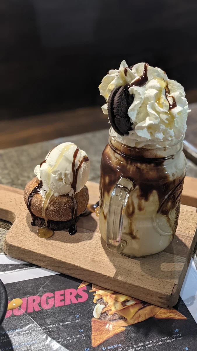 All Choc Everything, Mondaze Burgers & Shakes