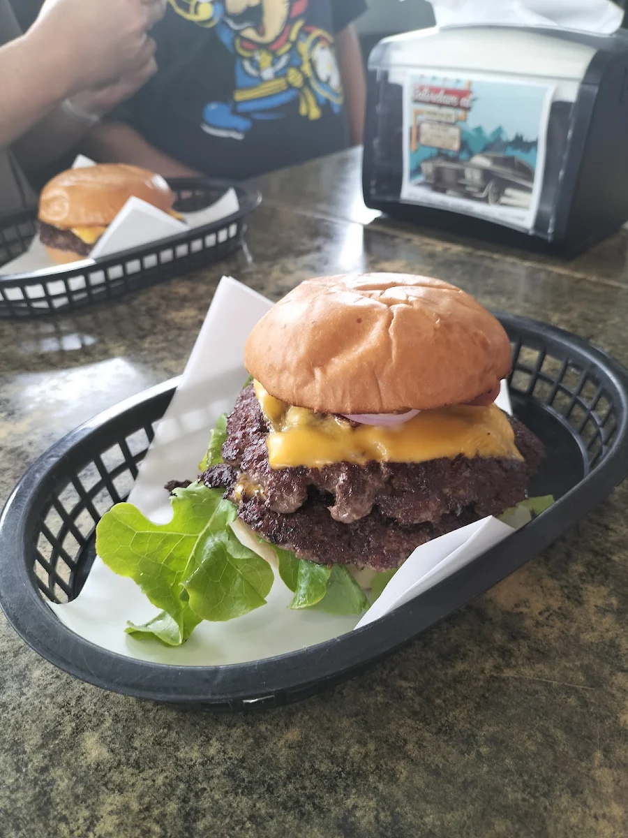 Chubby Cheeseburger, Mondaze Burgers & Shakes