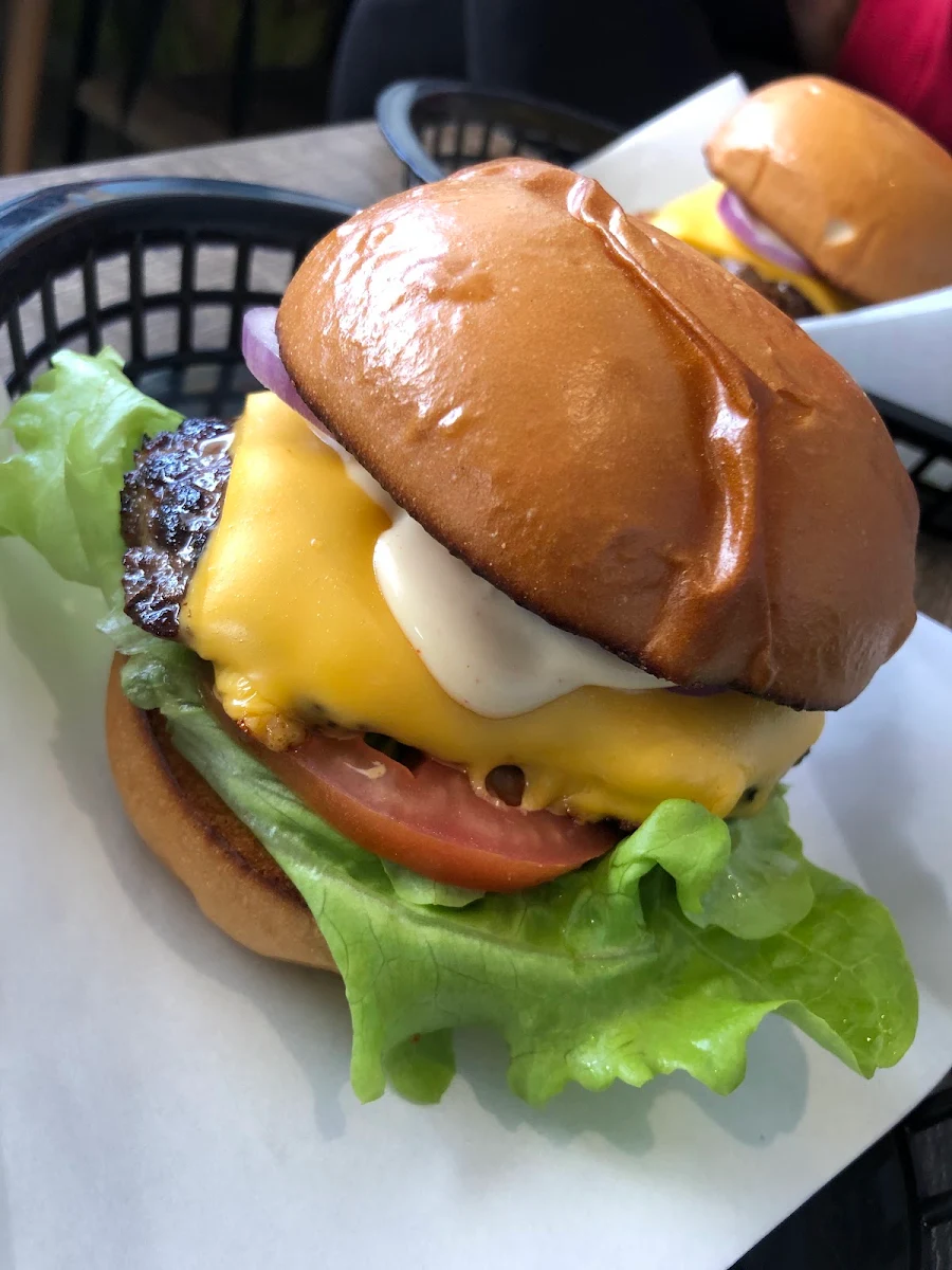 Highlights, Mondaze Burgers & Shakes