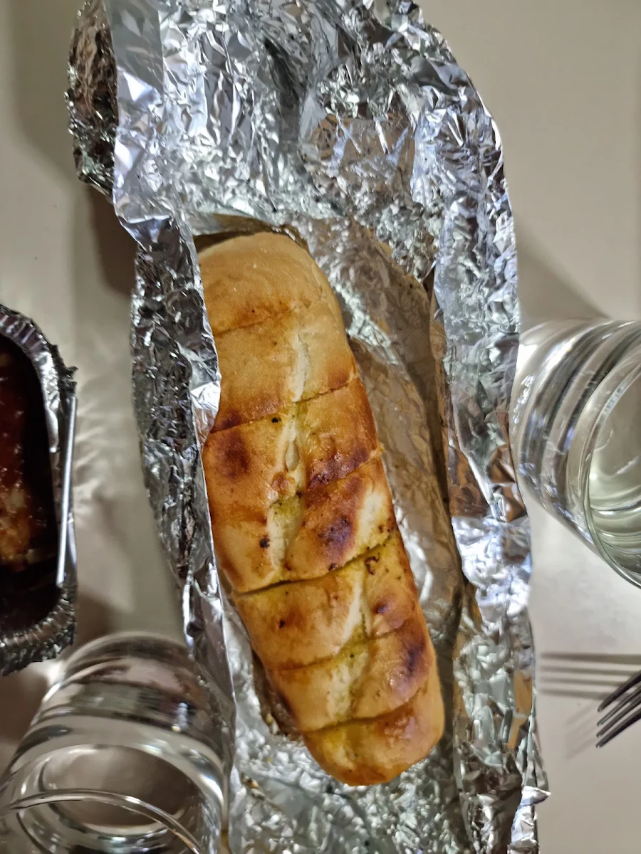 Garlic Bread, Peppe's Pizza and Pasta
