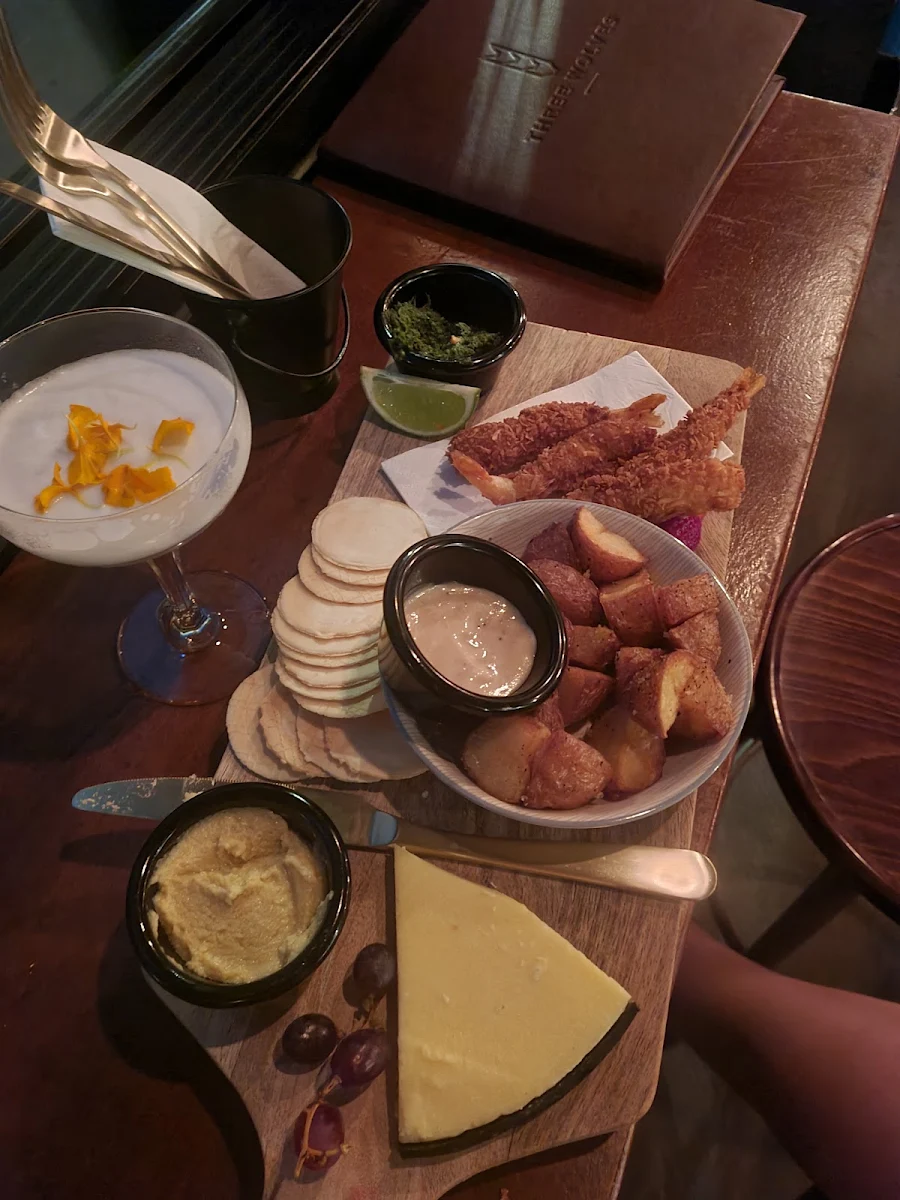 Tapas, Three Wolves
