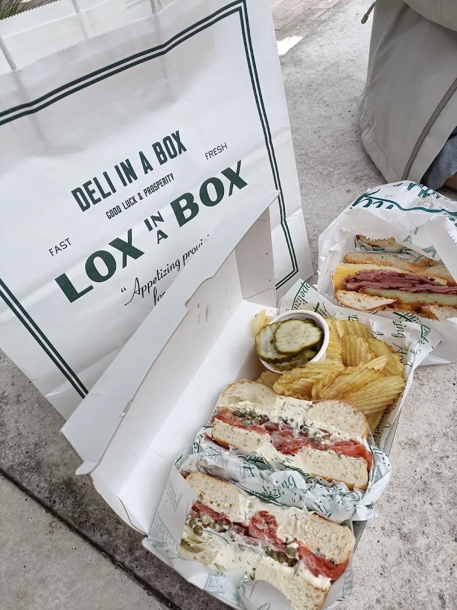 Highlights, Lox In a Box Bondi