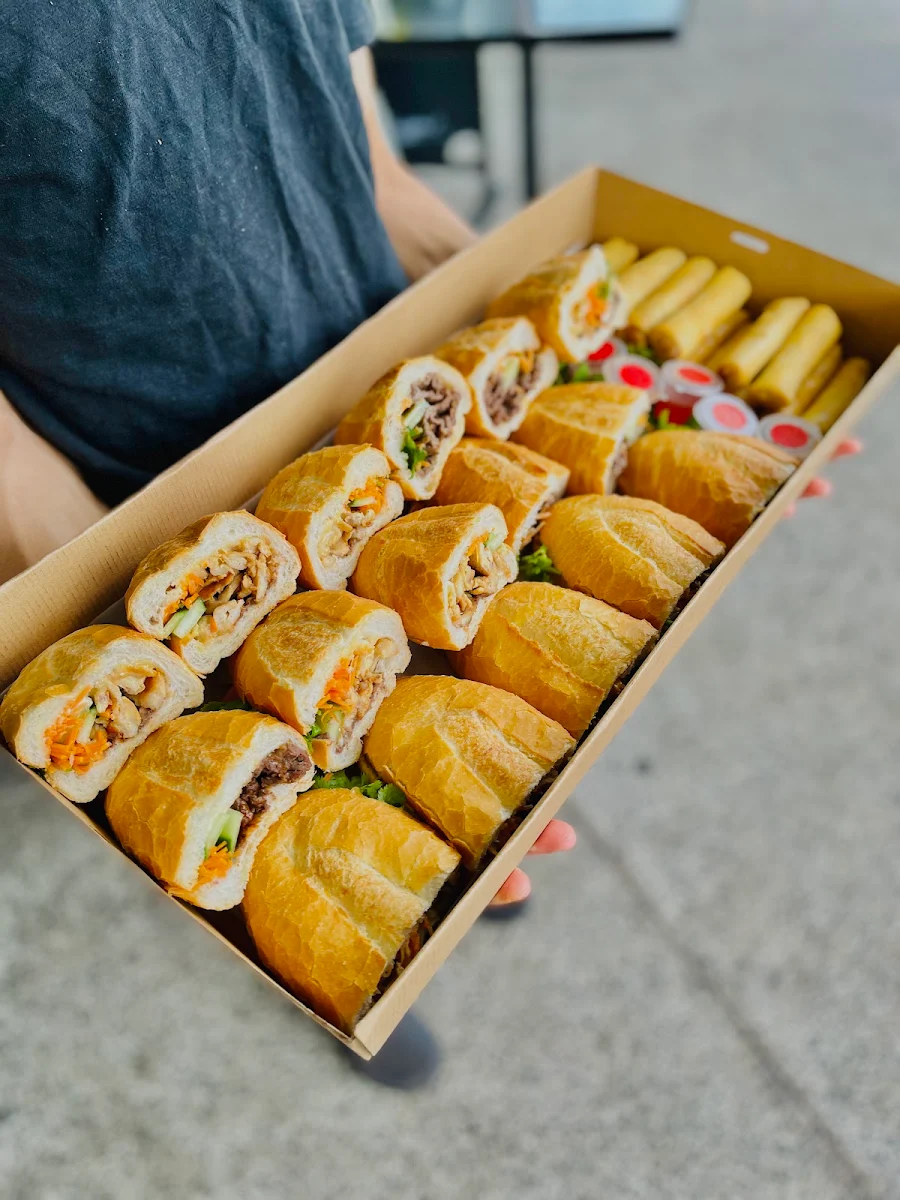 Roll, RED CARDINAL CAFE