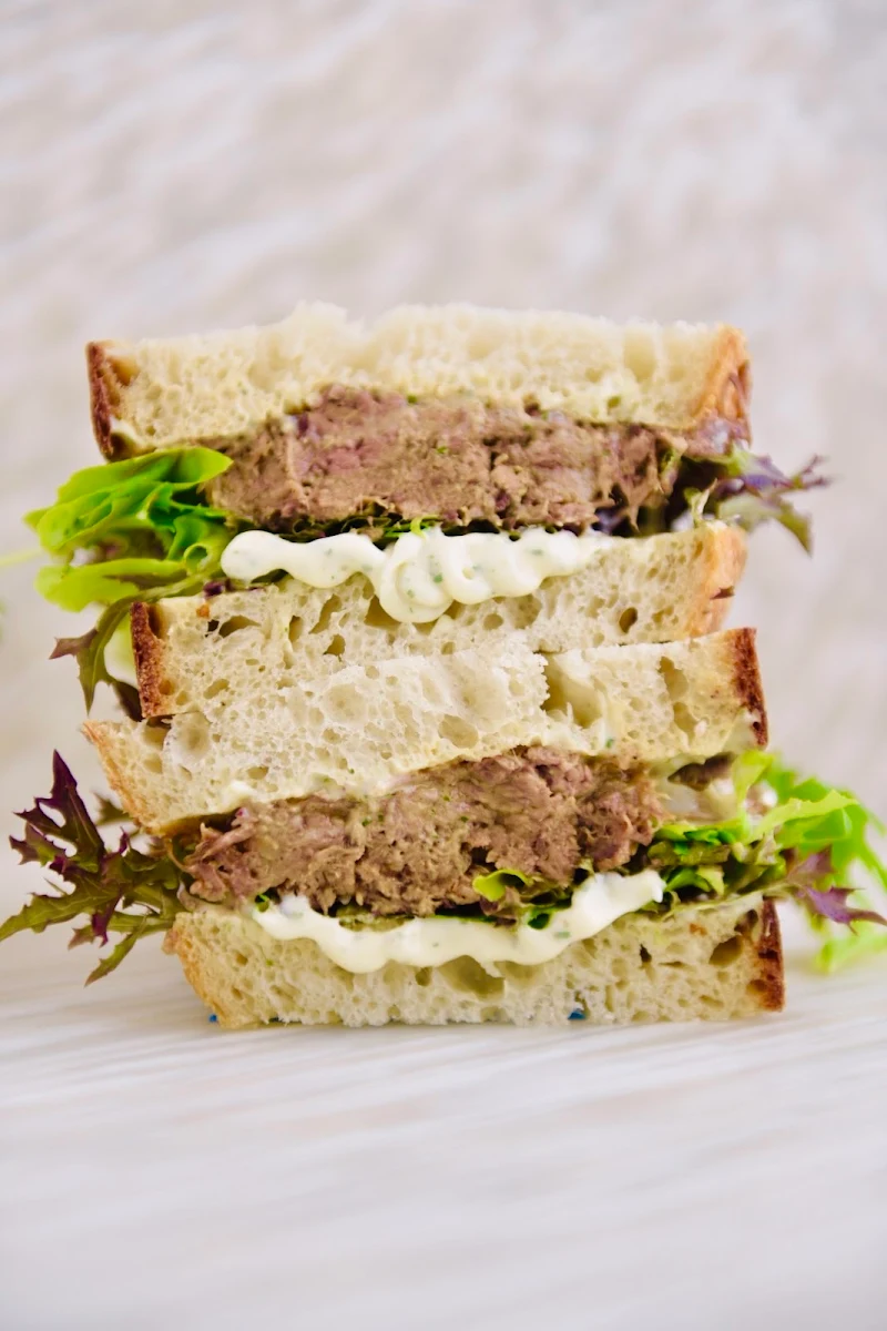 Highlights, Australia Street Sandwich