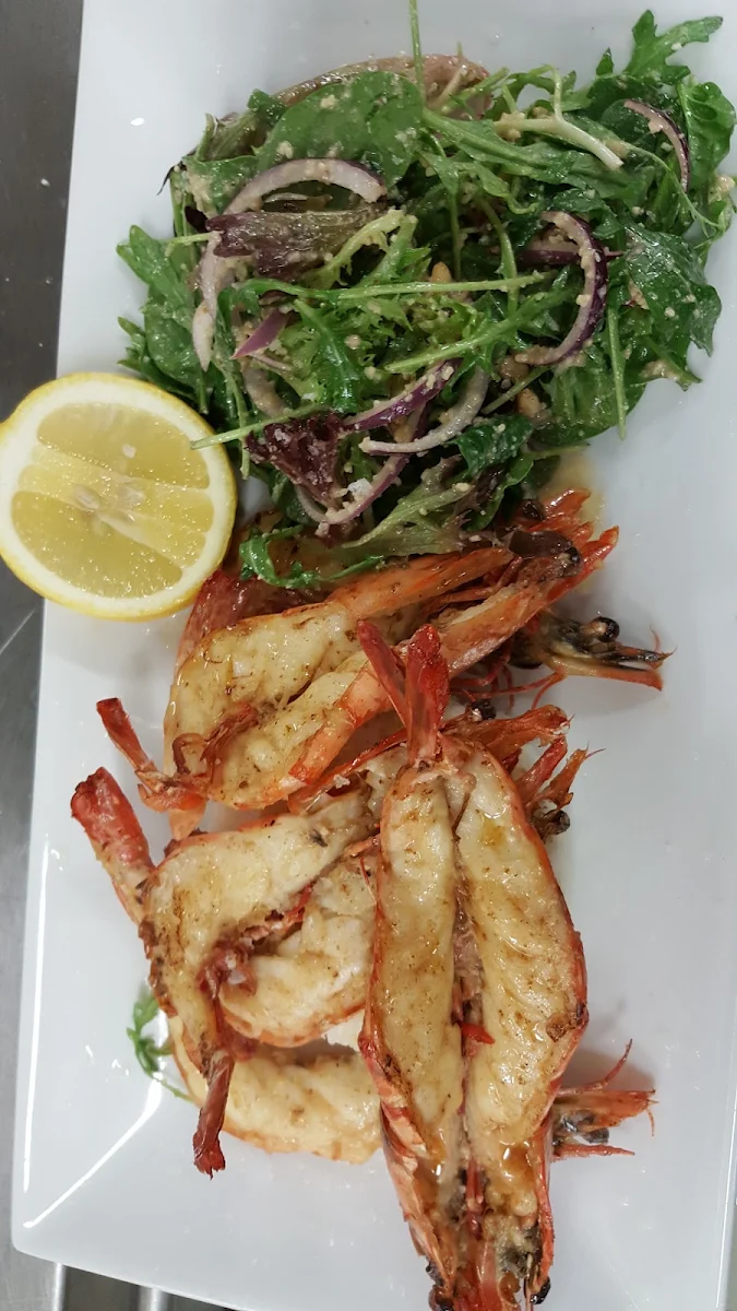 Grilled Prawns with Garlic Butter