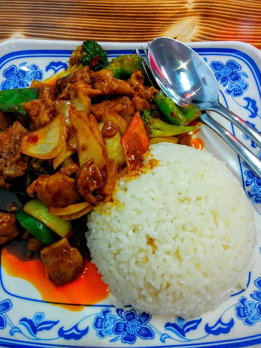 Spicy Chicken with Steam Rice