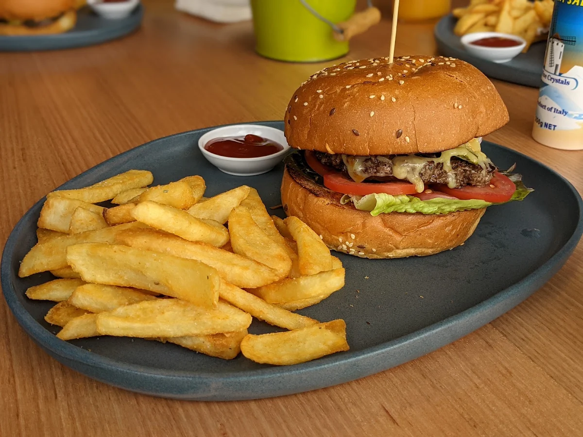 Cheeseburger, Friction Essendon