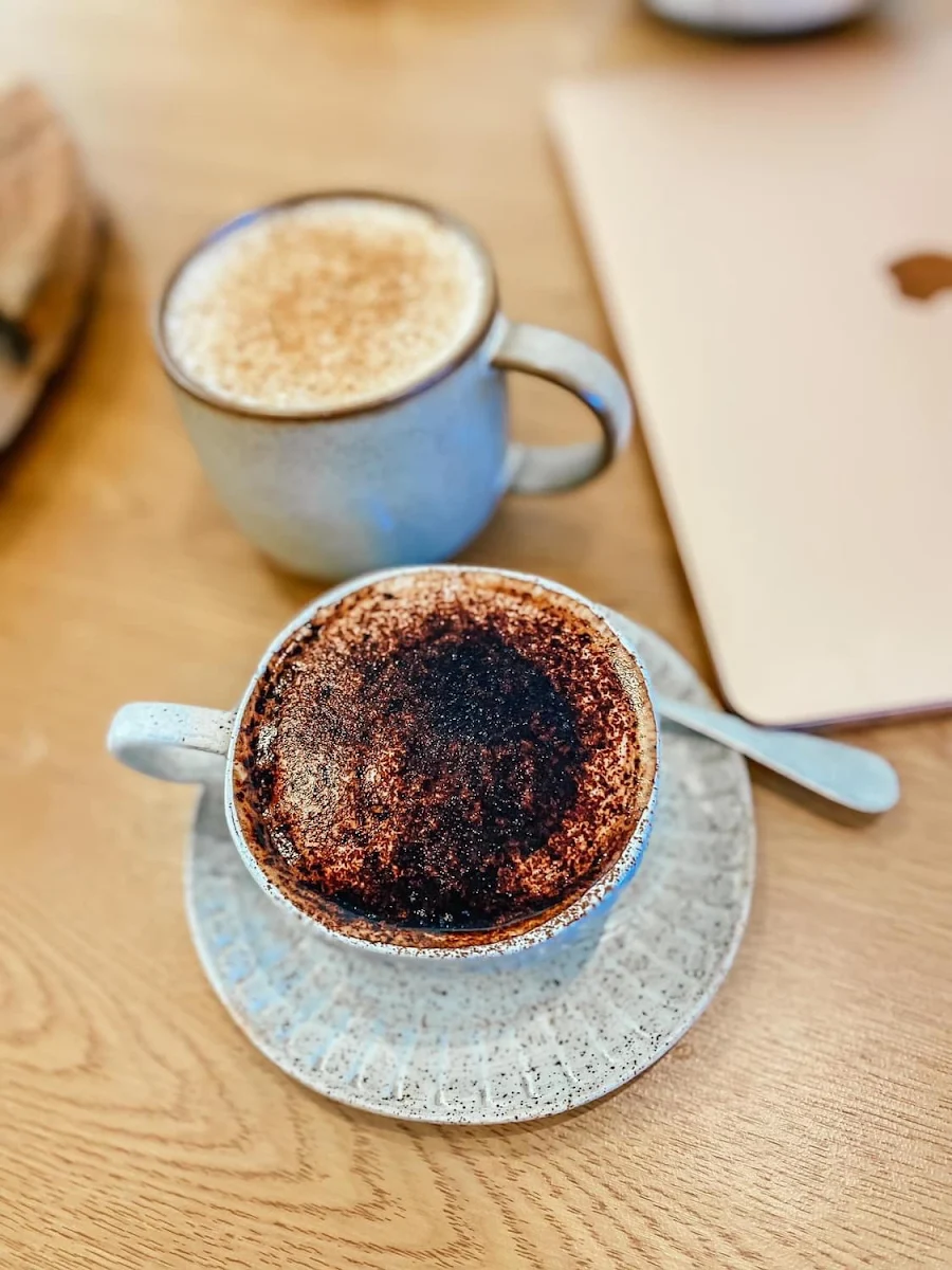 Cappuccino, Folk & Merchant