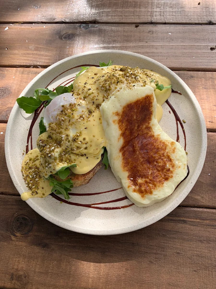 Halloumi Benedict Eggs, Folk & Merchant