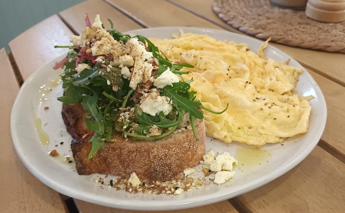 Smashed Avocado with Eggs, Folk & Merchant