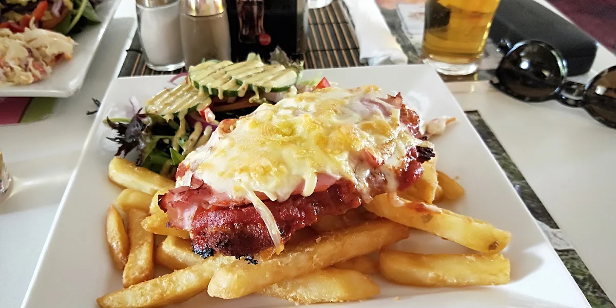 Chicken Parmi, Mount Alford Hotel