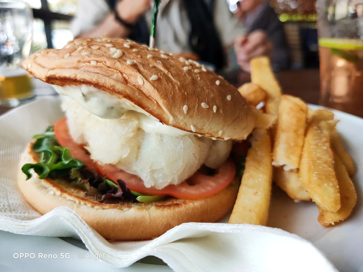 Highlights, Mount Alford Hotel