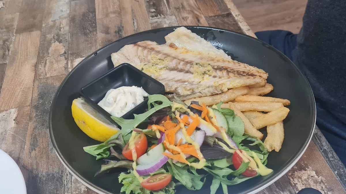 Highlights, Mount Alford Hotel