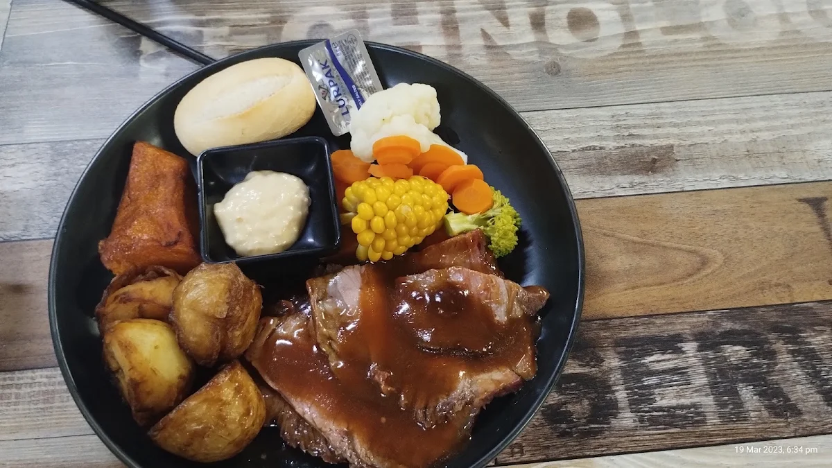 Roast Beef, Mount Alford Hotel