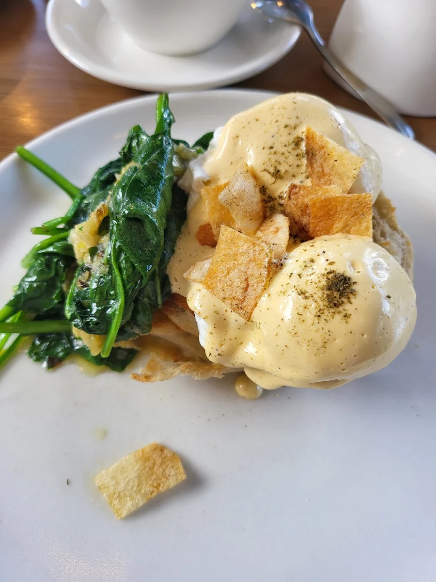 Eggs Benny, Redbrick Coffee City