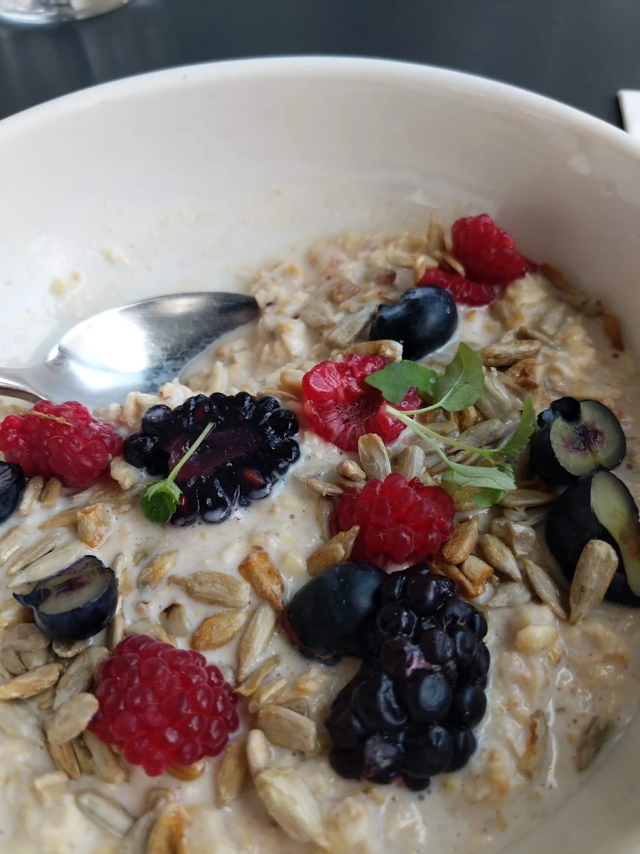 Overnight Oats, Redbrick Coffee City