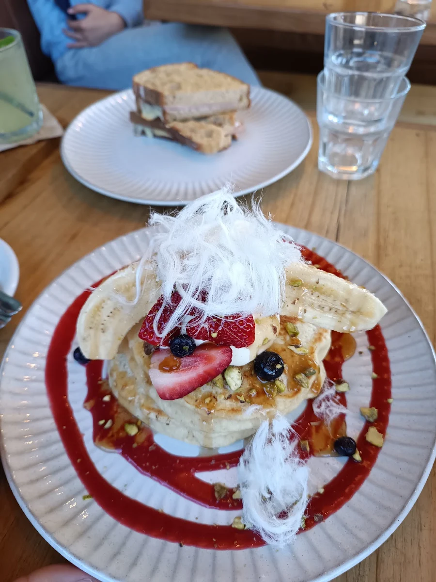 Highlights, The Hill Cafe