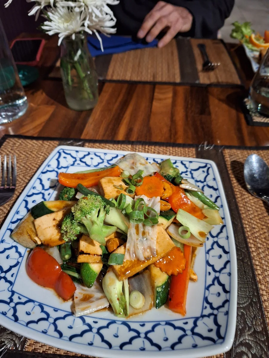 Highlights, Little Sukhothai