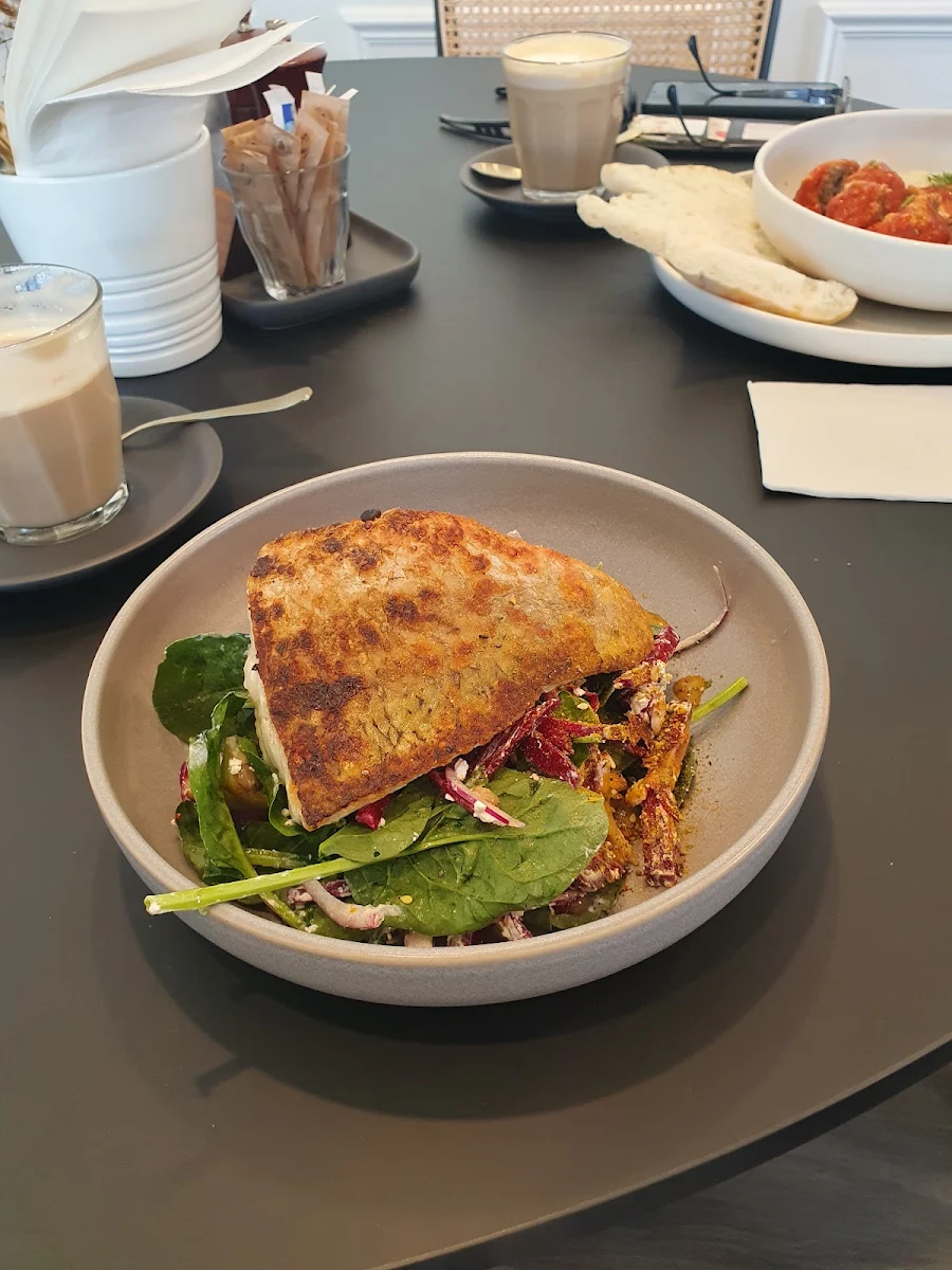 Grilled Barramundi & Salad