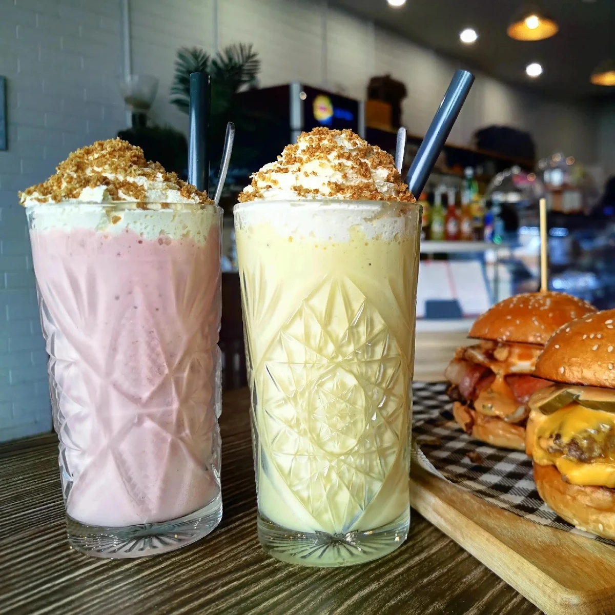 Highlights, BurgerFans Belmont (by F5)