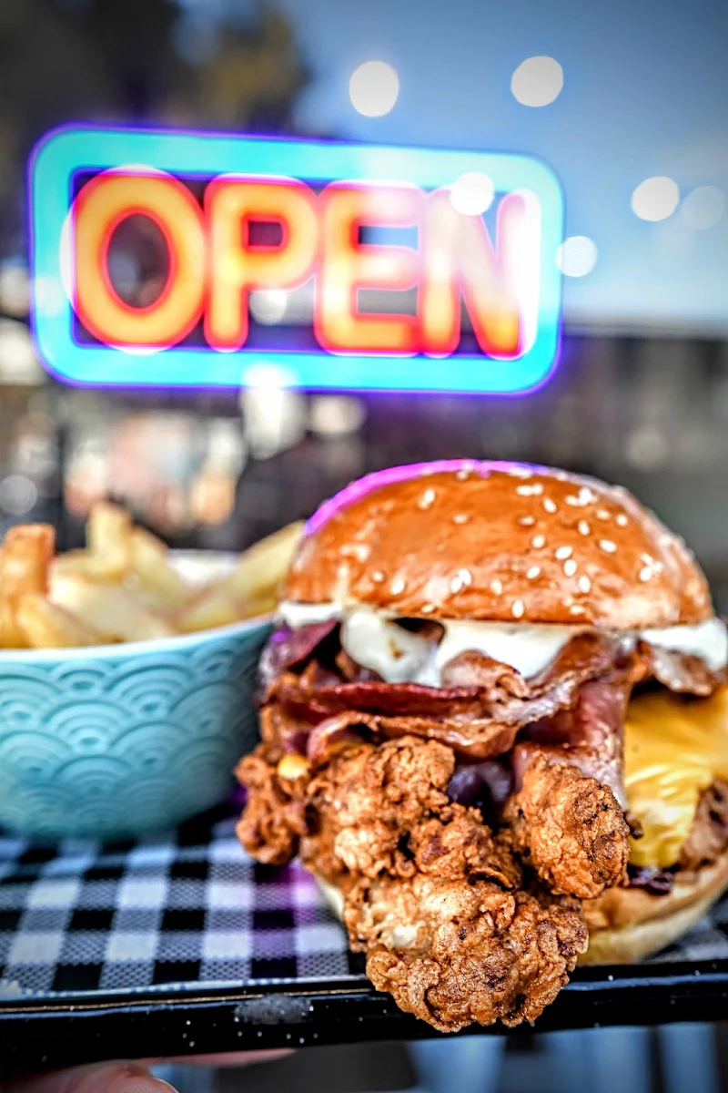 Highlights, BurgerFans Belmont (by F5)