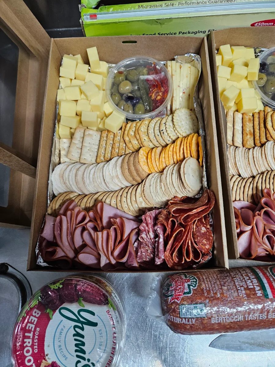 Highlights, Café Lunchroom