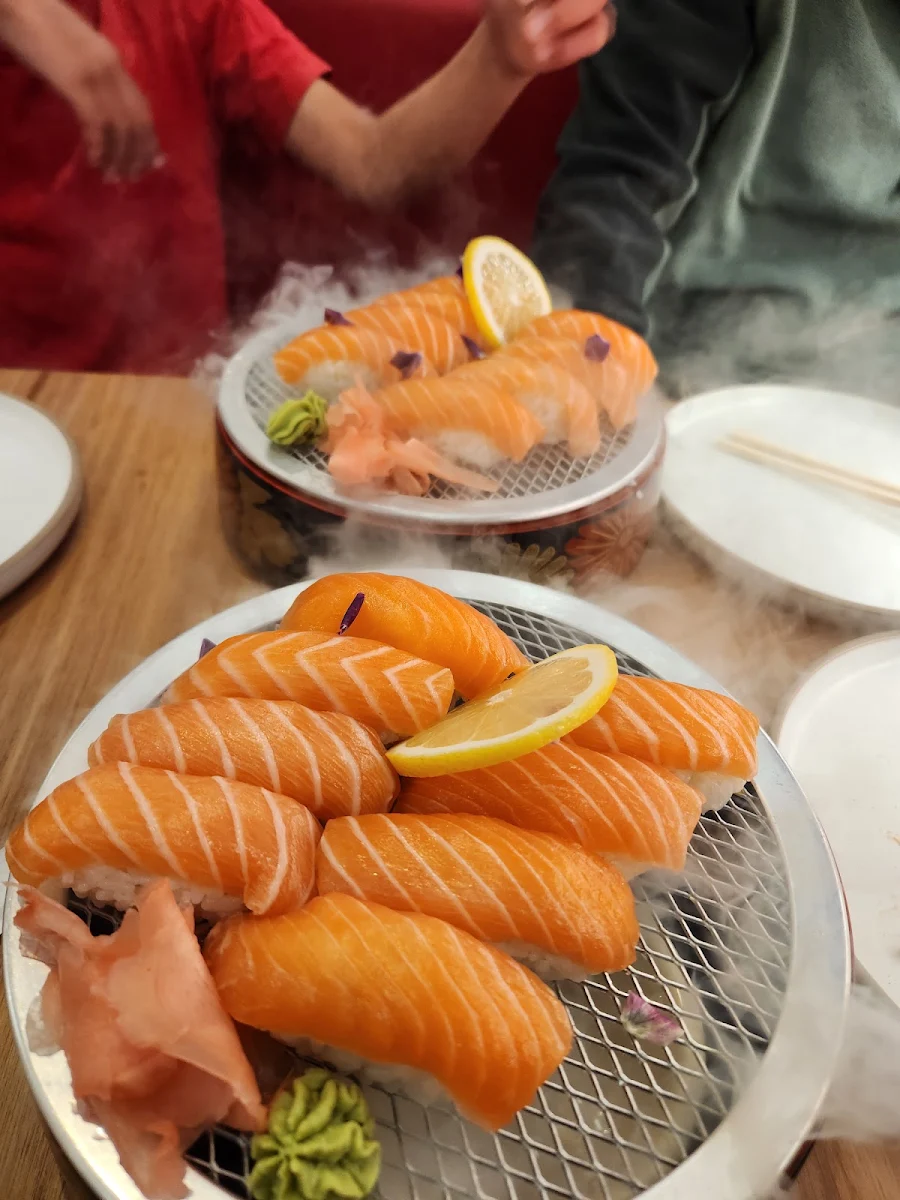 Salmon Nigiri, Hi Sushi Newtown