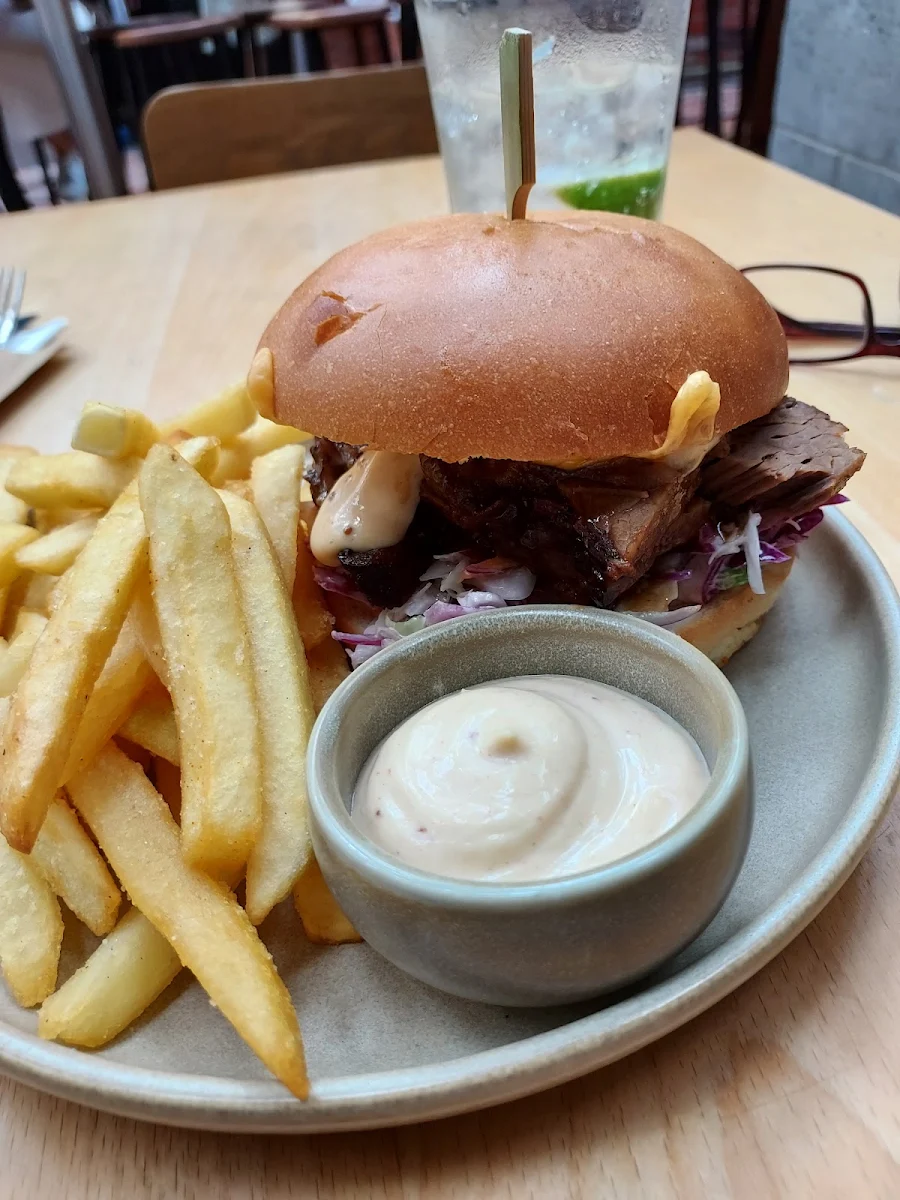 Brisket Burger, Osbourne Hotel