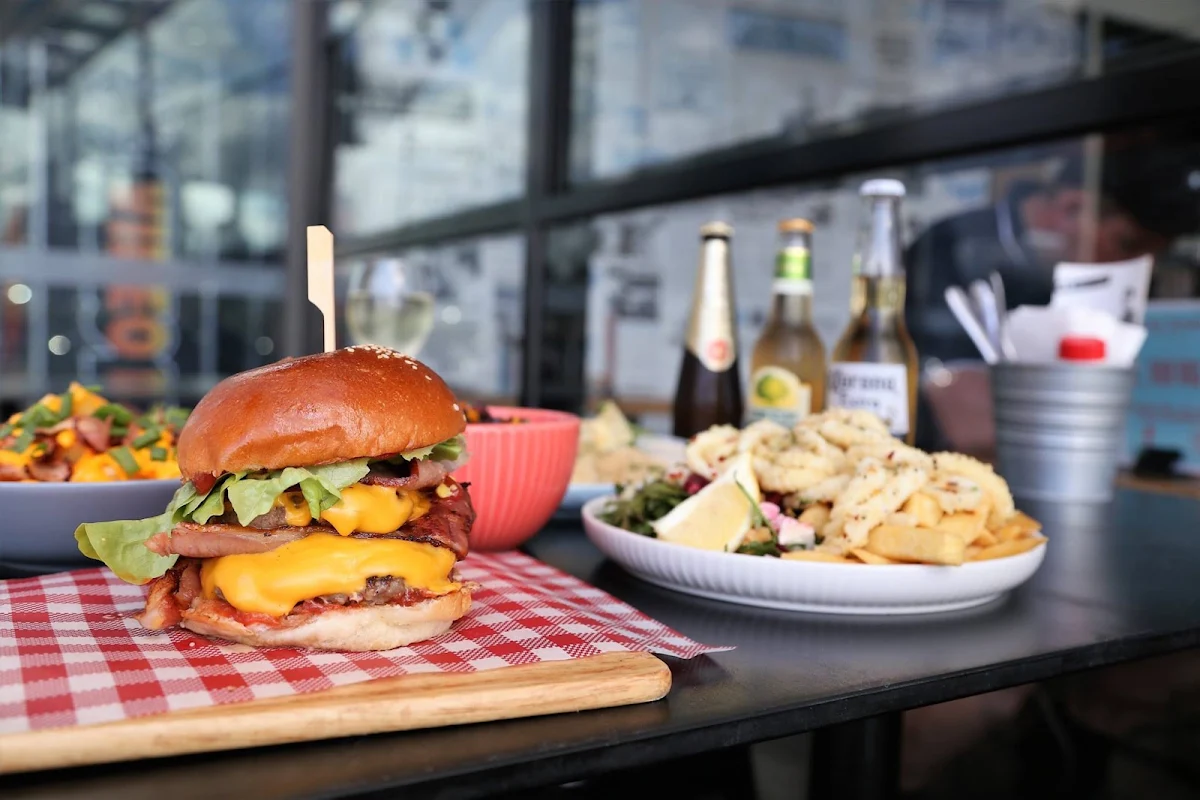 Highlights, JJ's Fish Chips Burgers
