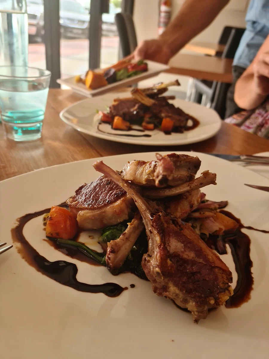 Lamb Chops, Quo-Vadis Restaurant & Pizza Parlour