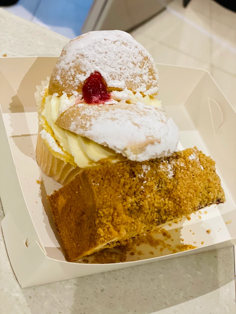 Highlights, Pastry King Cafe/Bakery