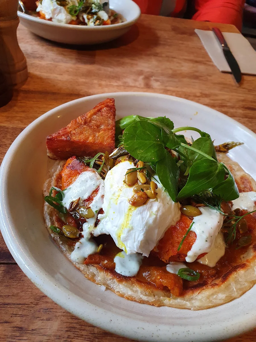 Pumpkin Roti, Autumn Rooms