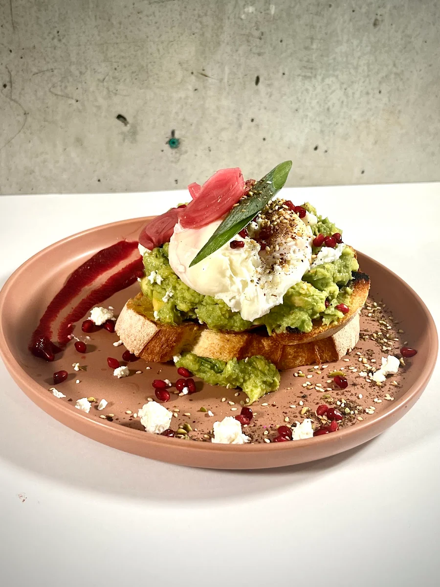 Smashed Avocado, Omari Bendigo