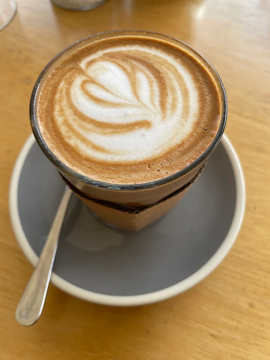 Flat White, Flinderz Cafe & Restaurant