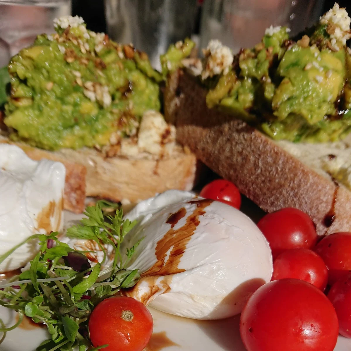 Smashed Avocado, Cafe Metz