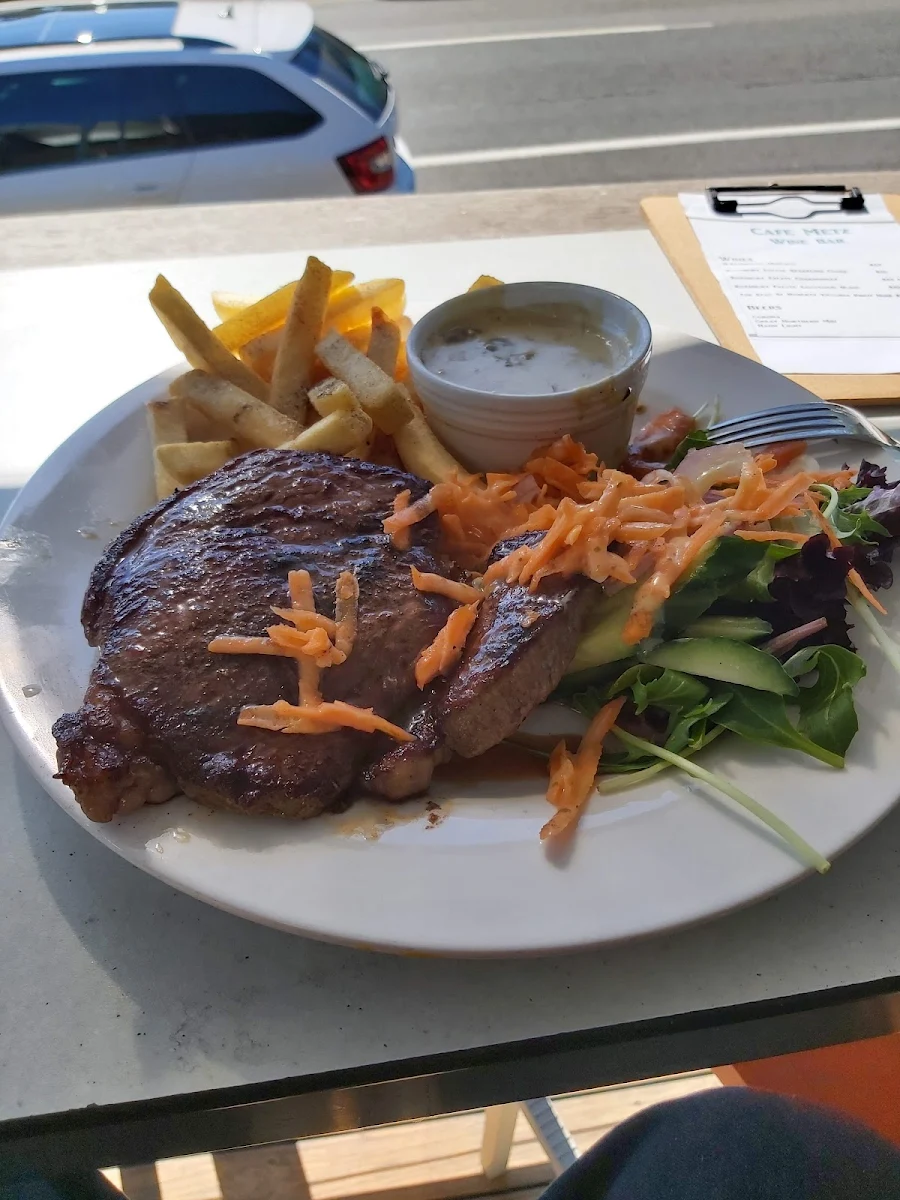 Steak & Chips, Cafe Metz
