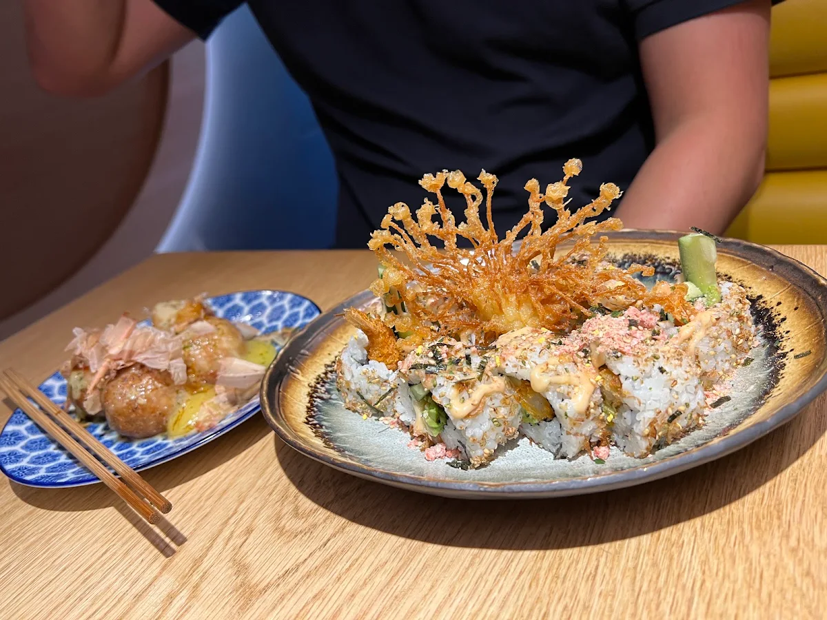 Volcano Roll, Kosaten