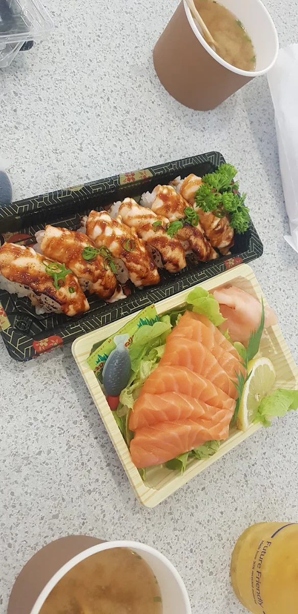 Highlights, Tomoko sushibar