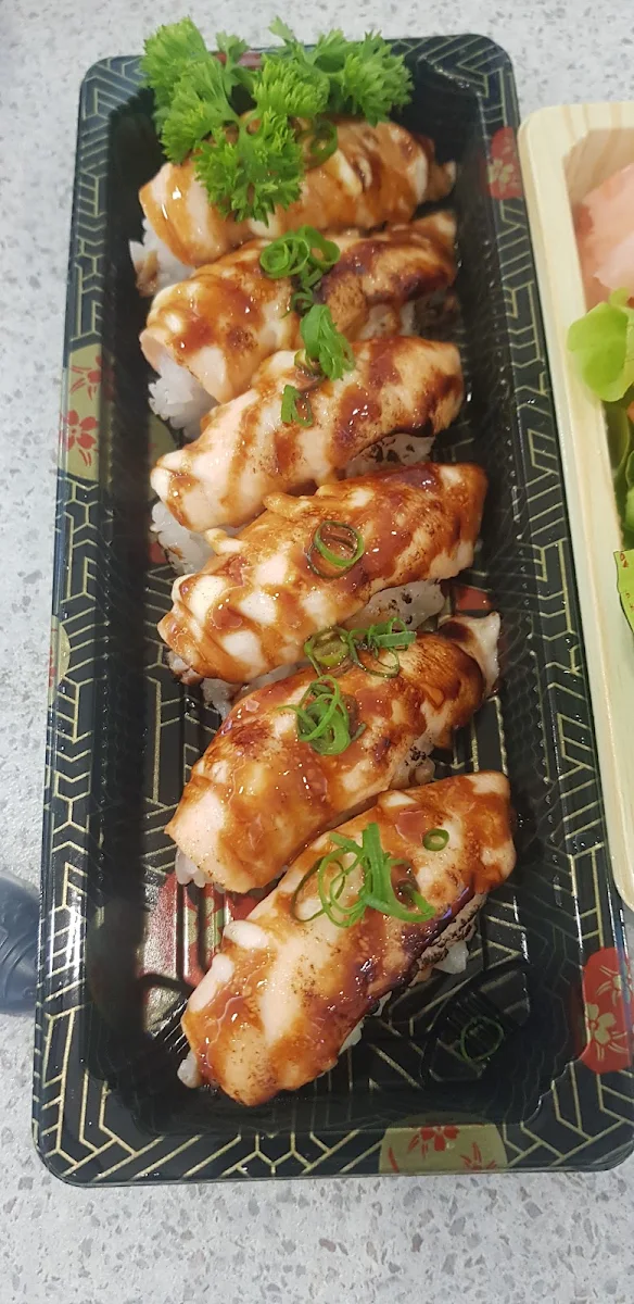 Highlights, Tomoko sushibar