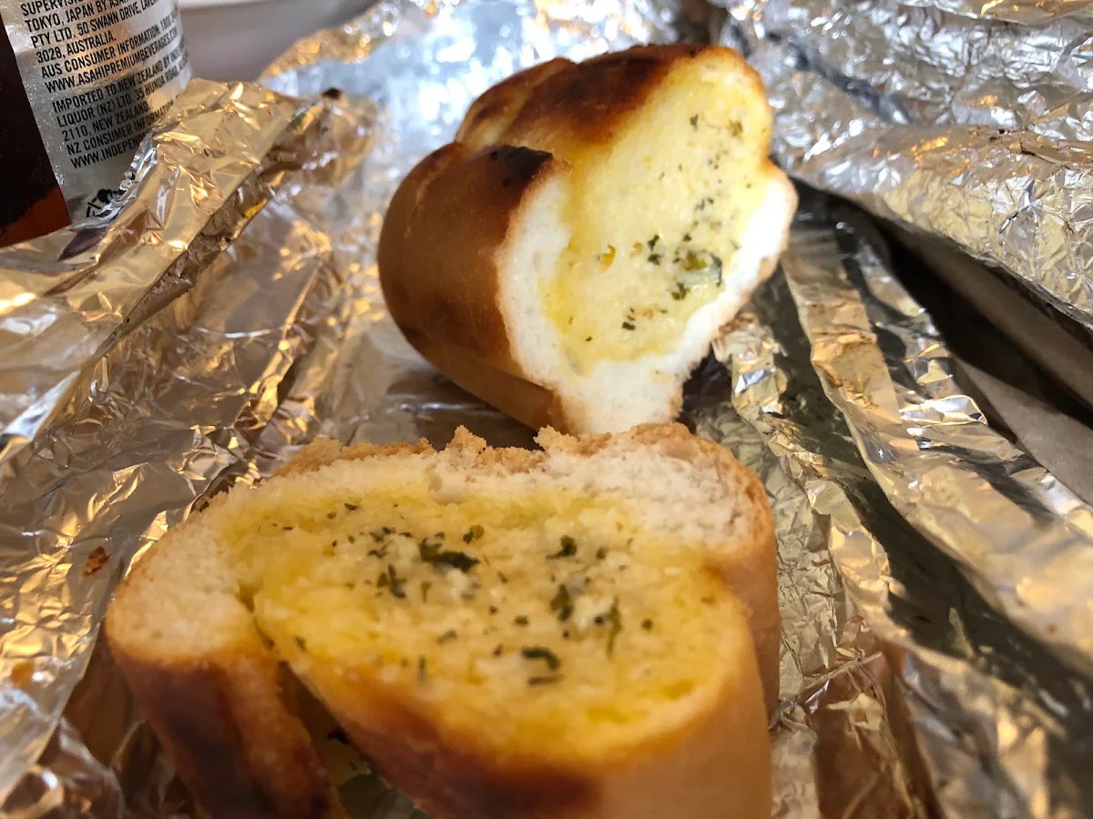 Garlic Bread, Bruce's Ozzie Pizza