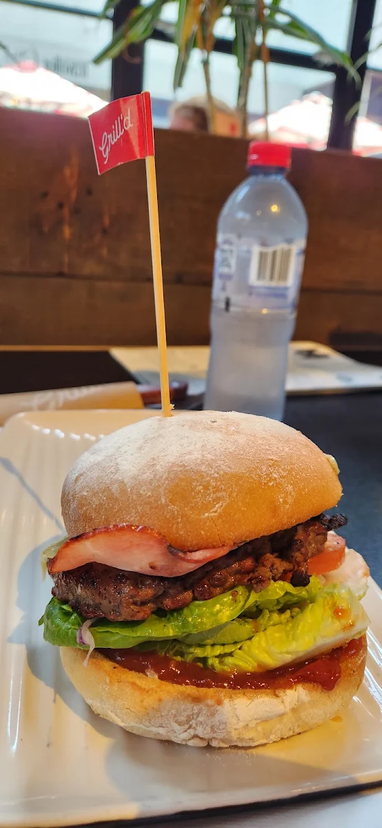 Crispy Bacon and Cheese Burger